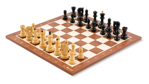 Schachspiel Standarte aus <br>Mahagoni- und Buchsbaumholz