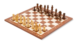 Fleur-de-Lys Schachset <br>aus Mahagoni-Holz gefertigt