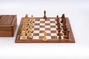 Monumentales Schachspiel <br>aus Palisanderholz
