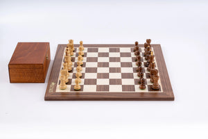 Schachspiel Distinction <br>aus Ahorn- und Nussbaumholz
