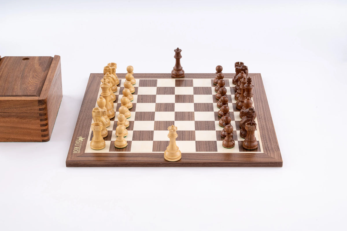 Amerikanisches Schachspiel <br>aus Ahorn und Nussbaum