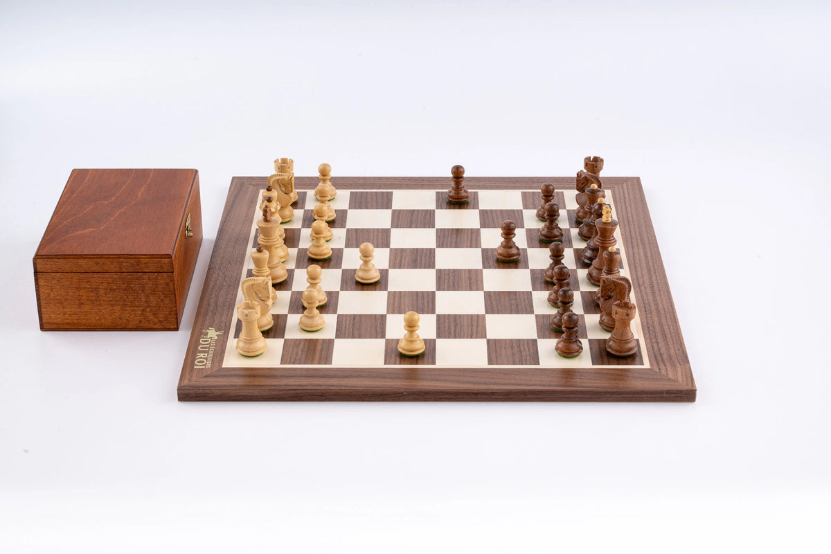 Schachspiel Distinction <br>aus Ahorn- und Nussbaumholz