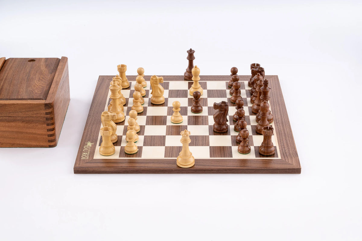 Amerikanisches Schachspiel <br>aus Ahorn und Nussbaum