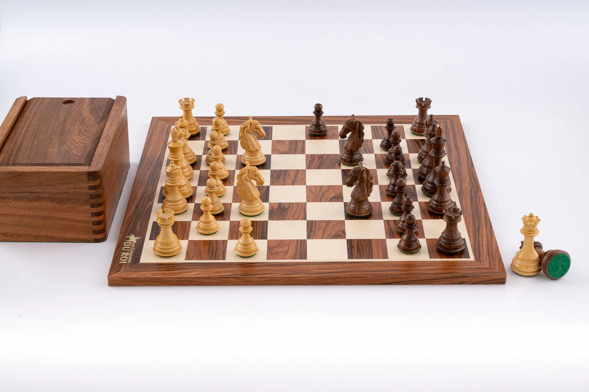 Raffiniertes Schachspiel <br>aus Palisanderholz
