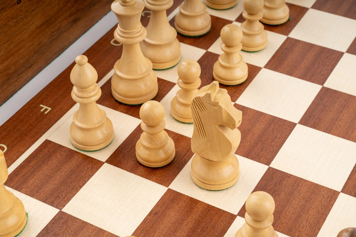 Schachspiel Grandeur <br>aus Mahagoniholz