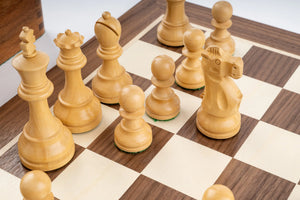 Amerikanisches Schachspiel <br>aus Ahorn und Nussbaum