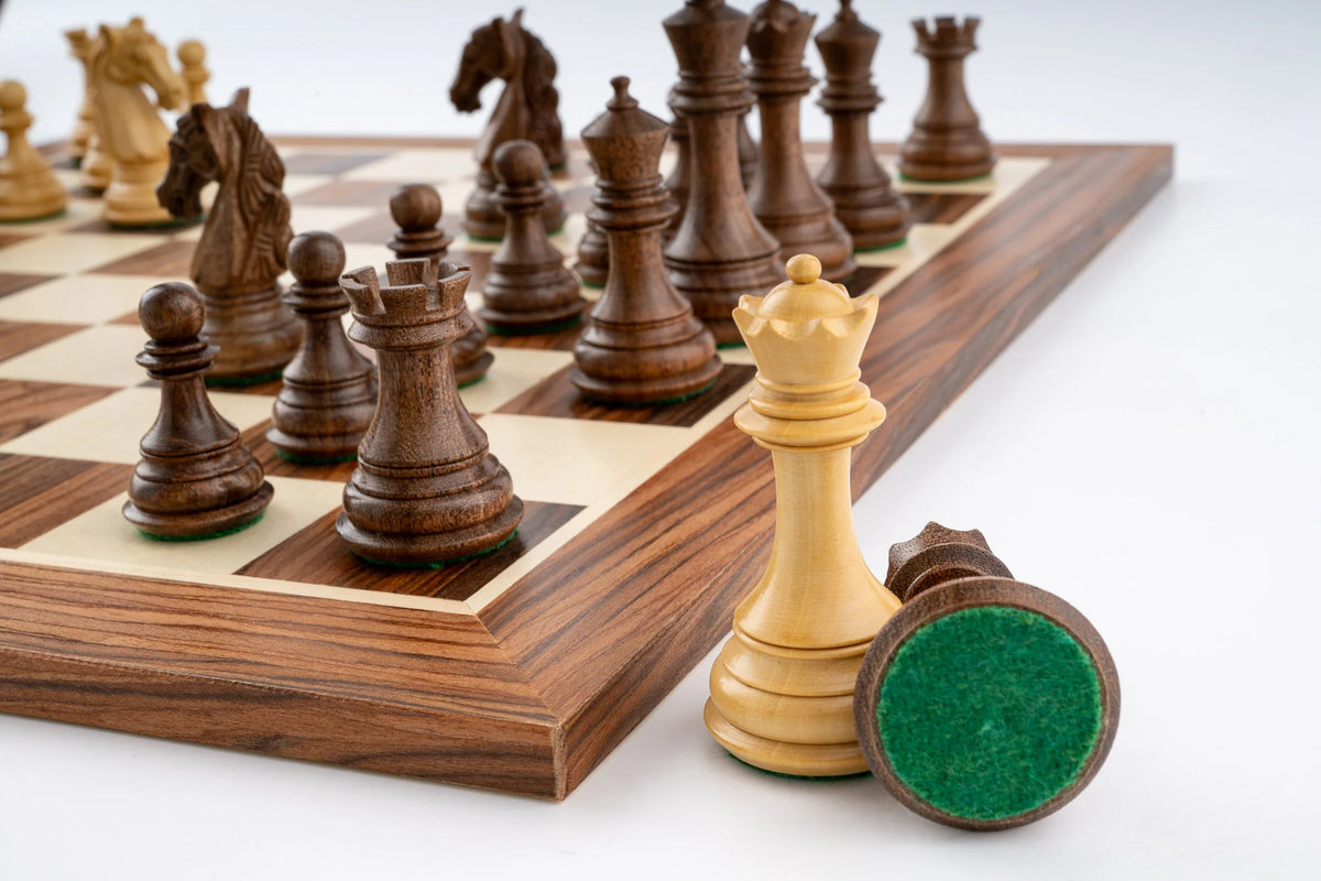 Raffiniertes Schachspiel <br>aus Palisanderholz