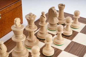 Schachspiel Royal aus <br>Ahorn- und Nussbaumholz