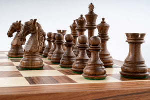 Raffiniertes Schachspiel <br>aus Palisanderholz