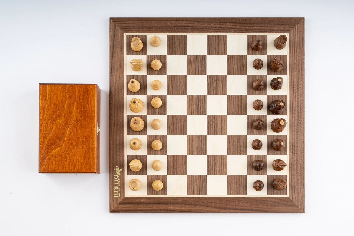 Schachspiel Distinction <br>aus Ahorn- und Nussbaumholz