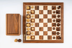 Monumentales Schachspiel <br>aus Palisanderholz