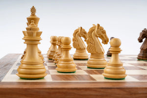 Raffiniertes Schachspiel <br>aus Palisanderholz