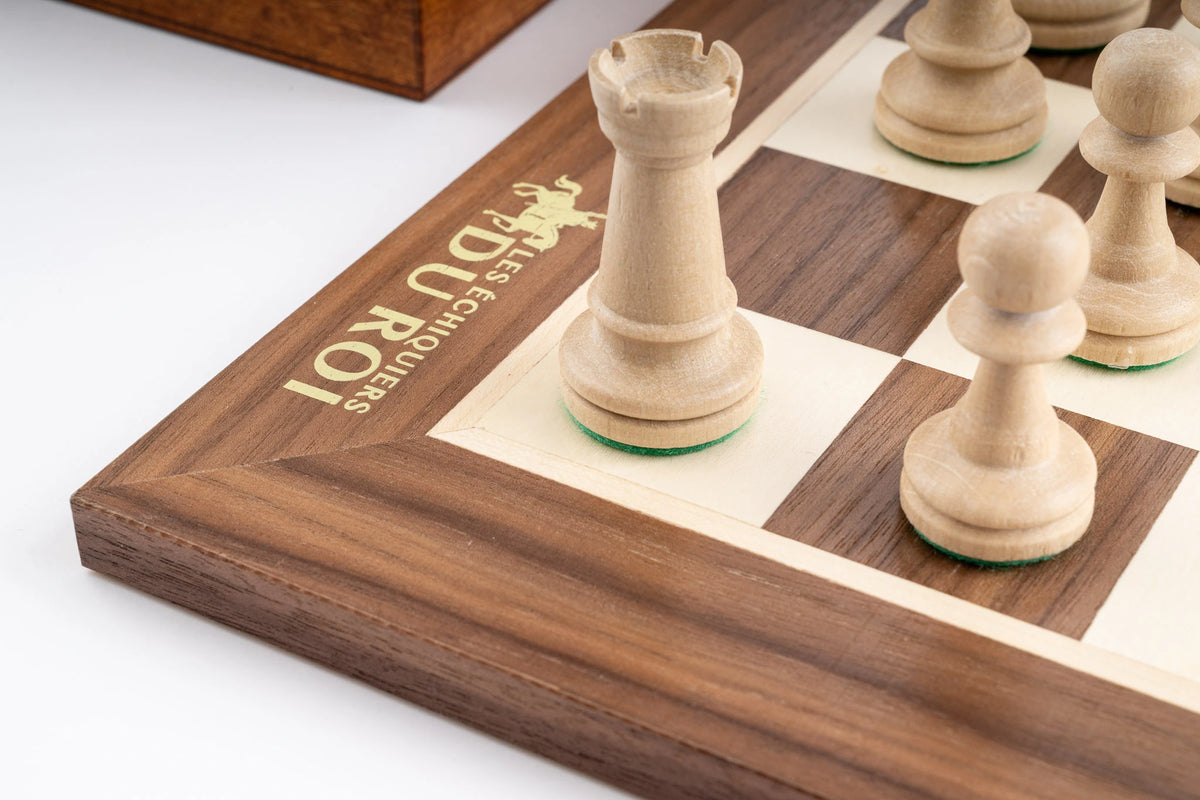 Schachspiel Royal aus <br>Ahorn- und Nussbaumholz