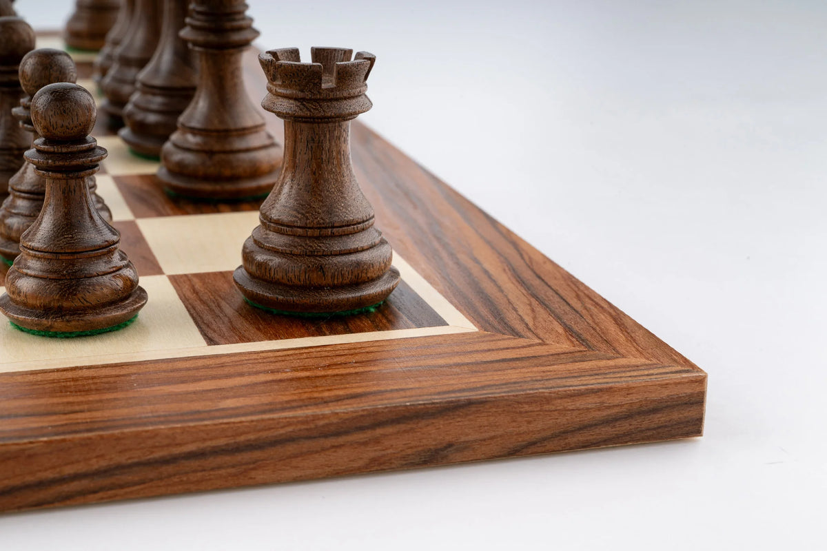 Raffiniertes Schachspiel <br>aus Palisanderholz
