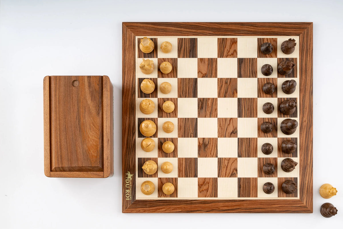 Raffiniertes Schachspiel <br>aus Palisanderholz