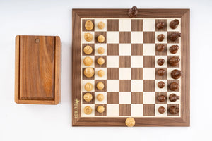 Amerikanisches Schachspiel <br>aus Ahorn und Nussbaum