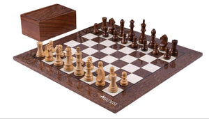 Monarchisches Schachspiel aus <br>Walnussholz (Hochglanz)