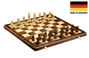 Klassisches Schachspiel <br>aus Nussbaum-Maserholz