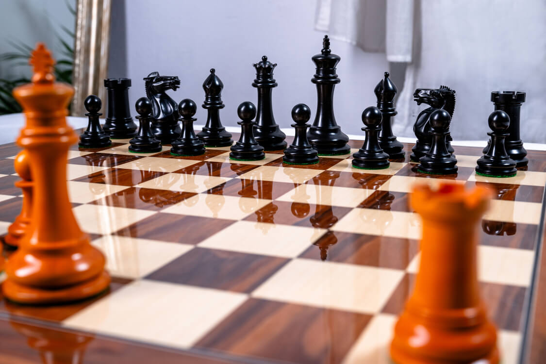 Schachspiel Antique <br>aus Palisander und Buchsbaum