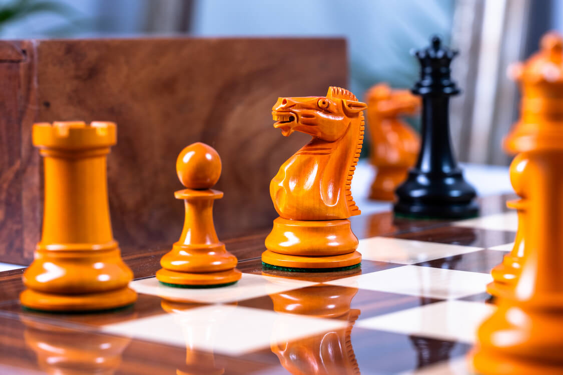 Schachspiel Antique <br>aus Palisander und Buchsbaum