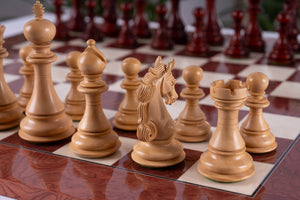 Schachspiel Rubin <br>aus Eschenmaserholz