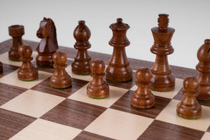 Schachspiel Eminenz <br>aus Ahorn- und Nussbaumholz