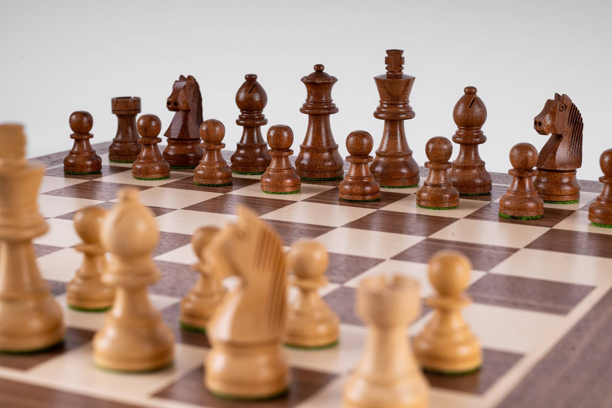 Schachspiel Eminenz <br>aus Ahorn- und Nussbaumholz