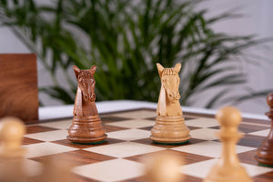 Raffiniertes Schachspiel <br>aus Palisanderholz