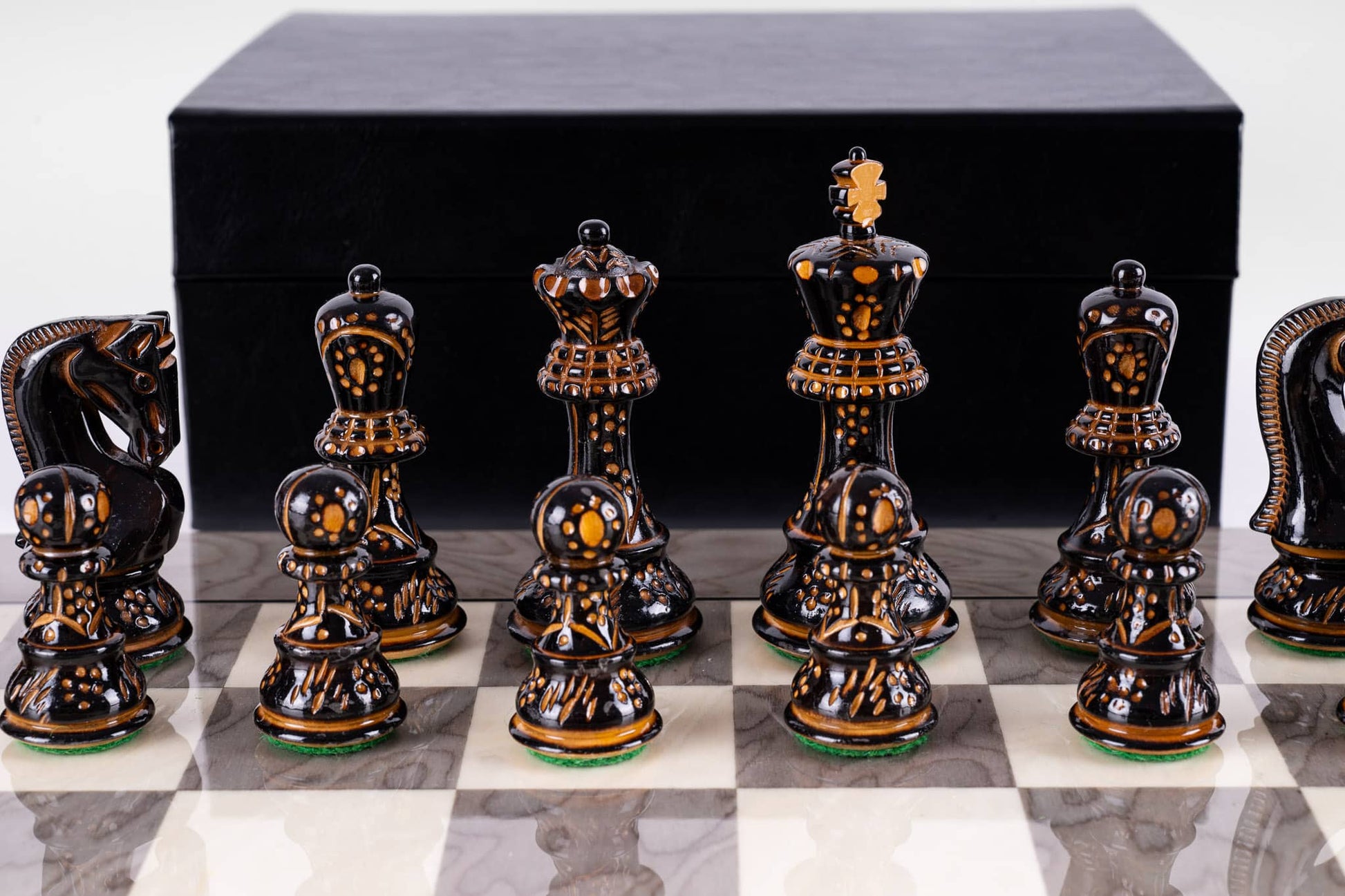Prestige-Schachspiel <br>aus Eschenholz (Hochglanz)