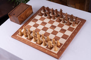 Schachspiel Grandeur <br>aus Mahagoniholz