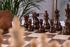 Elite-Schachspiel <br>aus Nussbaumholz