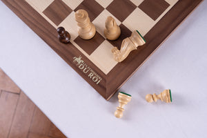 Elite-Schachspiel <br>aus Nussbaumholz