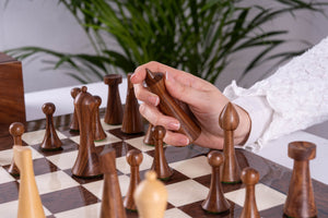 Schachspiel Siena-Erde <br>aus Eschenmaserholz