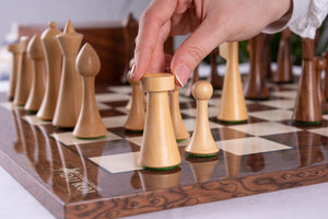 Schachspiel Siena-Erde <br>aus Eschenmaserholz