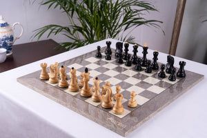 Erhabenheit Schachset Gefertigt <br>aus Eschenmaserholz und Ebenholz