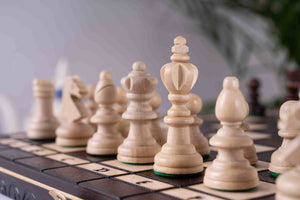 Schachspiel <br>aus Holz Handarbeit
