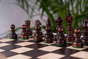 Schachspiel <br>aus Holz Handarbeit