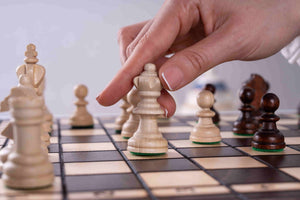 Schachspiel <br>aus Holz Handarbeit