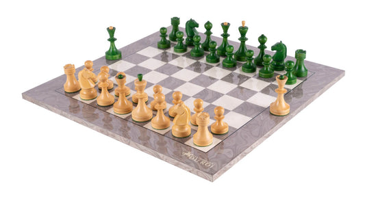 Schachspiel Smaragdgrün <br>aus Eschenholz