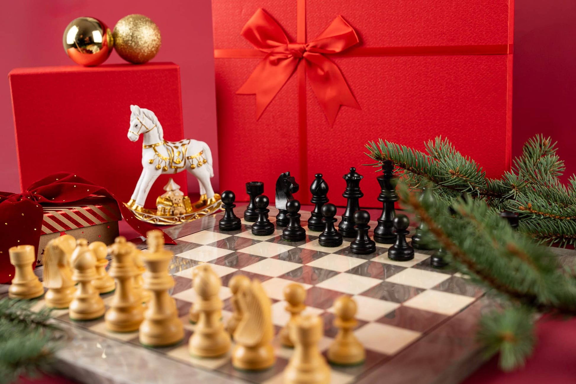 Schachspiel Perle aus <br>Eschenholz und Buchsbaumholz