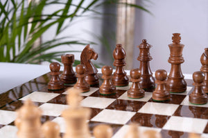 Schachspiel Höchste aus <br>Eschenmaserholz und Buchsbaumholz