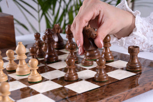 Schachspiel Höchste aus <br>Eschenmaserholz und Buchsbaumholz