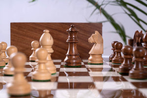 Schachspiel Höchste aus <br>Eschenmaserholz und Buchsbaumholz