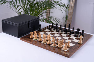 Schachspiel Krieger aus <br>Eschenmaserholz und Buchsbaumholz