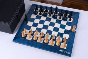 Schachspiel Azur aus <br>Eschenmaserholz und Buchsbaumholz