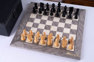 Schachspiel Graphit aus <br>Eschenmaserholz und Buchsbaumholz