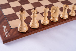 Schachspiel Triumph <br>aus Mahagoni und Akazie