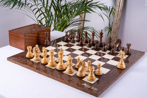 Schachspiel Kühnheit <br>aus Eschenmaserholz und Akazie