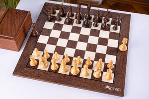 Schachspiel Kühnheit <br>aus Eschenmaserholz und Akazie