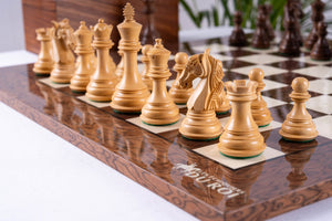Schachspiel Kühnheit <br>aus Eschenmaserholz und Akazie